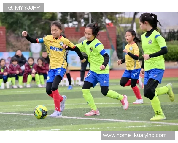 足球文字的魅力与影响力探讨：如何通过文字传递足球的激情与文化